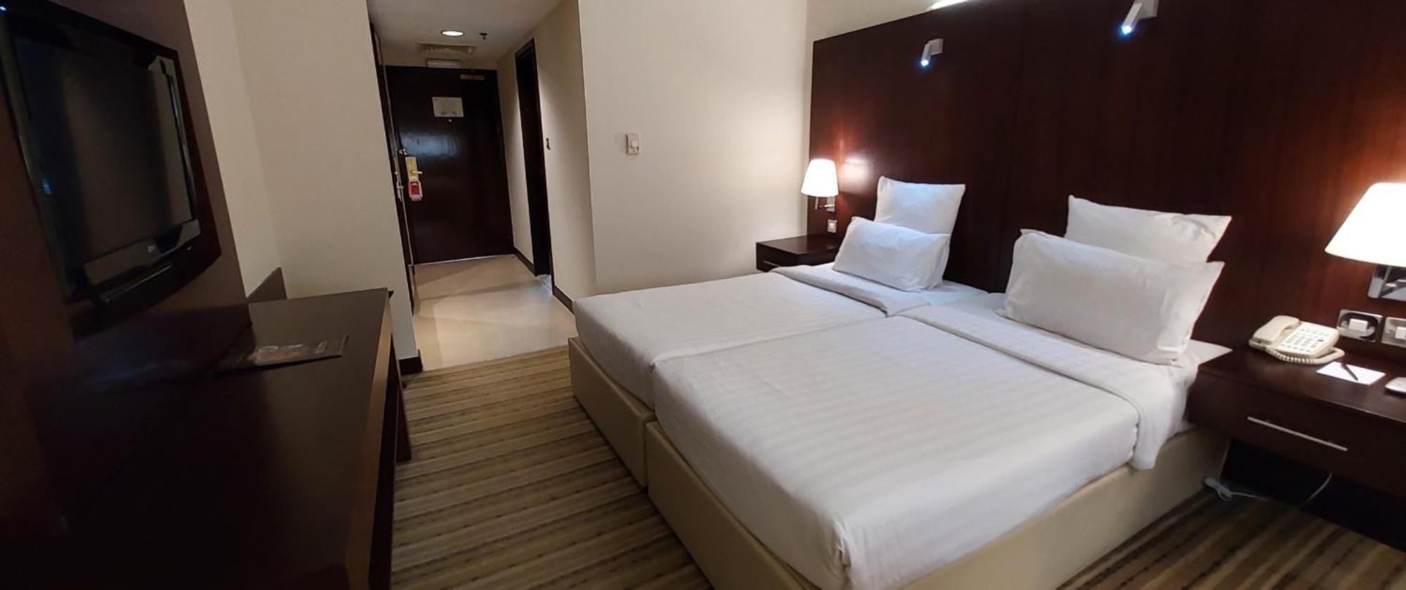 Hotel Aavri 4*